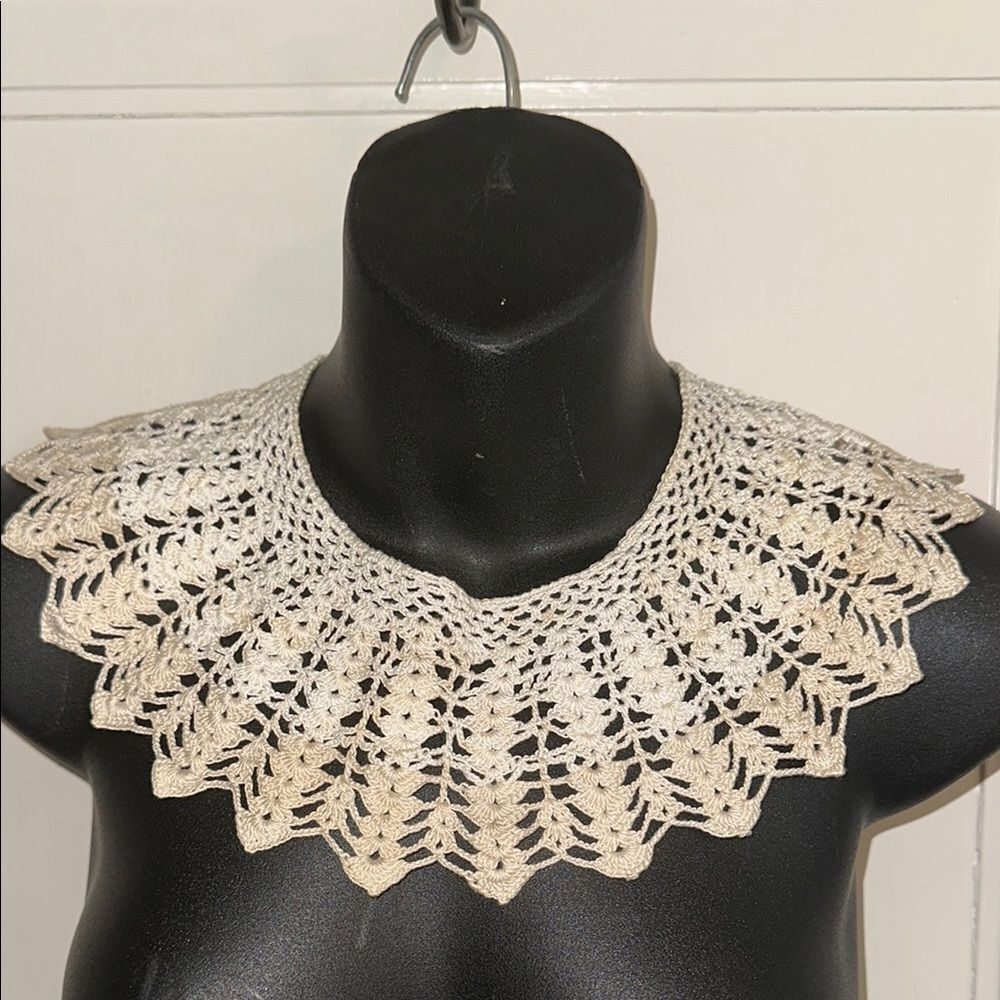 Vintage Cream & Creamy White Crochet Lace Collar